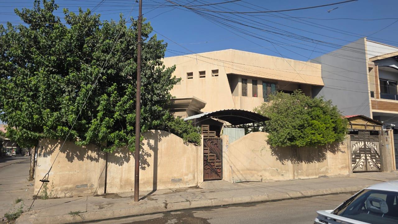 دار قديم ركن بسعر أرض قابل للسكن