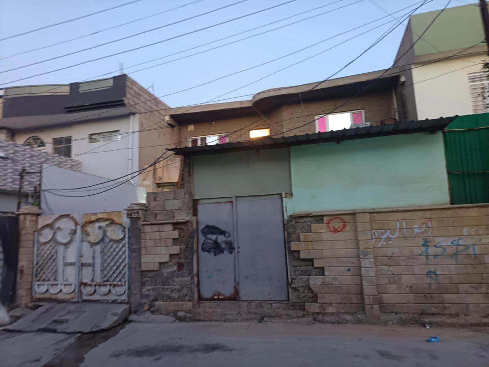 دار سكني بسعر أرض 